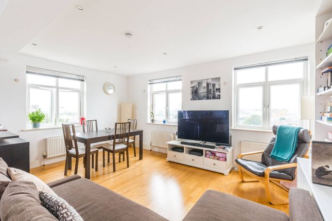 Thumbnail Flat for sale in Woodlands Heights, Greenwich, London