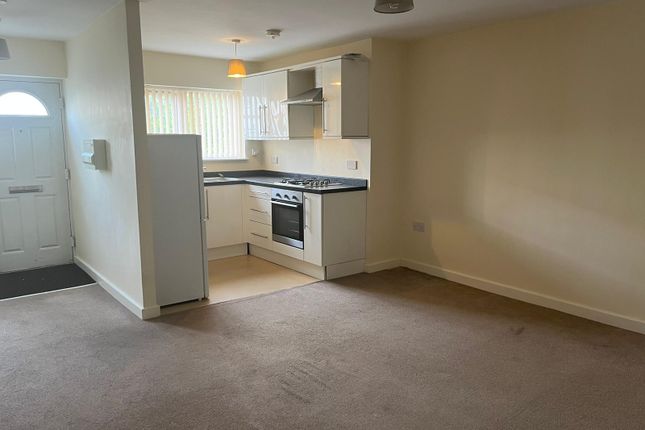 16, Wellington Court, BRADFORD photo 3