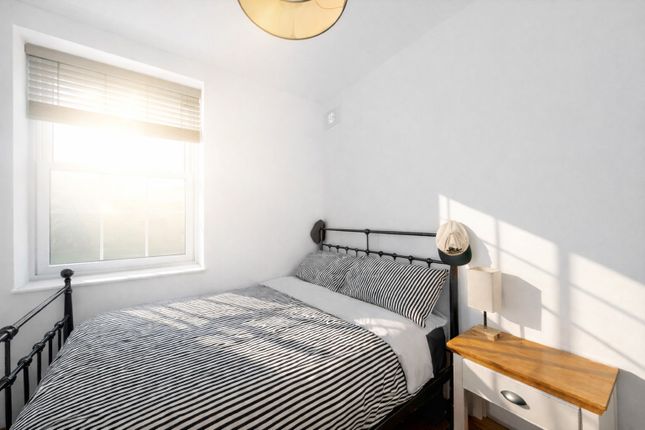 4, William Bonney Estate, London photo 3