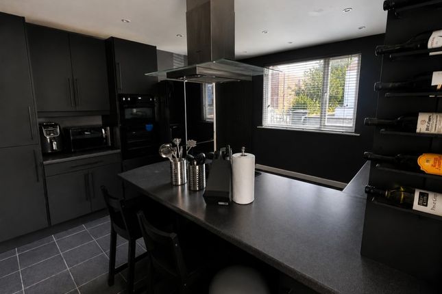 209 Liverpool Road North, Maghull, Liverpool photo 3