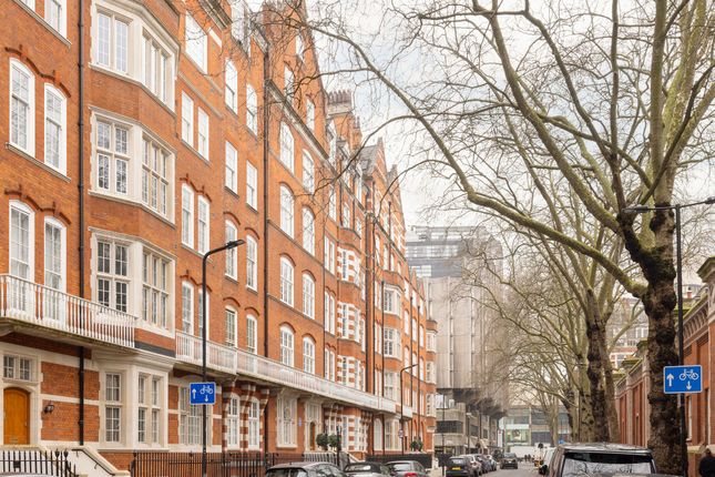 Flat for sale in Bedford Court Mansions, Bloomsbury