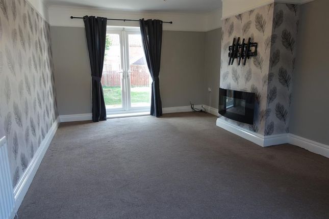Thirlby Close, Berwick Hills photo 2