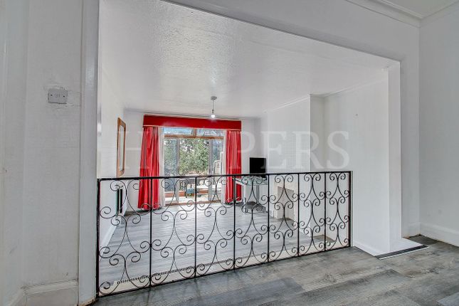211, Dollis Hill Lane, London photo 4