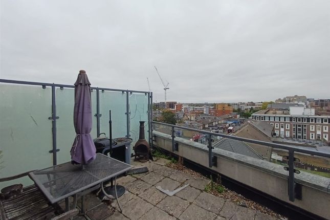 Uxbridge Road, LONDON photo 5