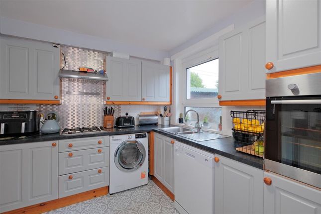 21, Brankston Avenue, Stonehouse photo 5