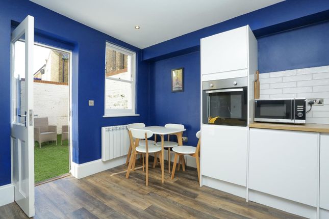 Flat 1, 166-168, High Street, Kent photo 4