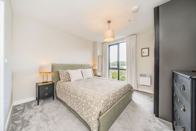 Flat 3, Brookfarm House, 1A, Station Road, London photo 4