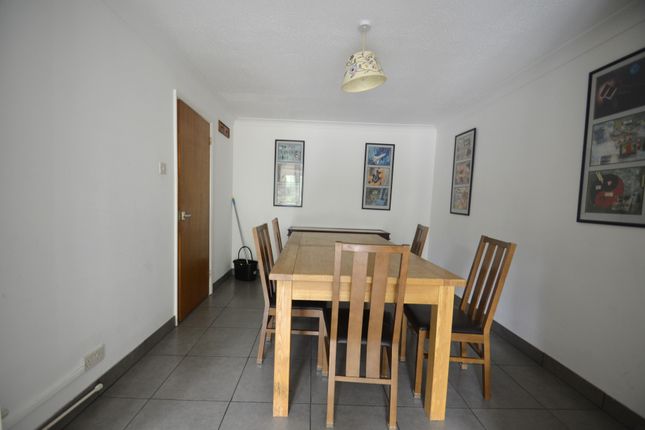 21, Moore Grove Crescent, Egham photo 4
