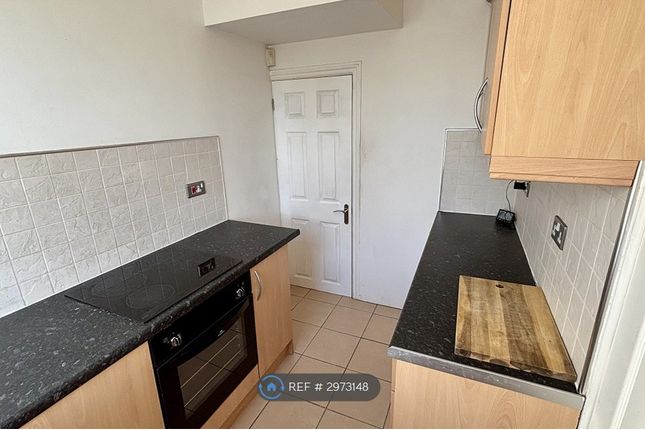Broad Lane, Bramley, Leeds photo 5