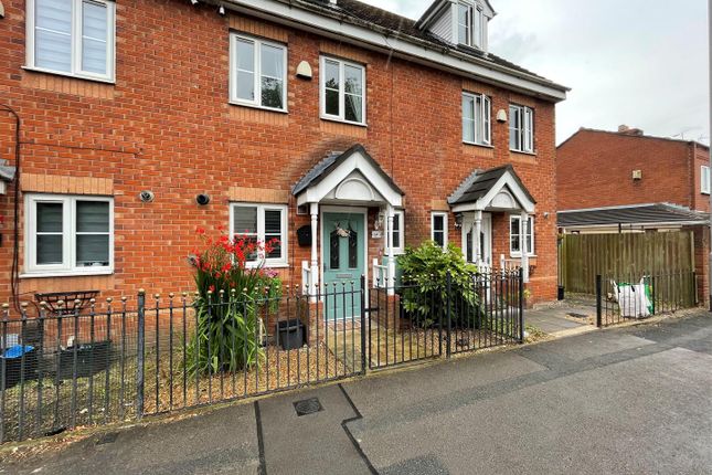 Town house for sale in Fleet Lane, St. Helens