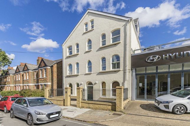 Thumbnail Flat for sale in North Road, Kew