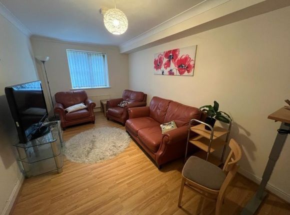 28, Aspen Grove, Aldershot photo 3