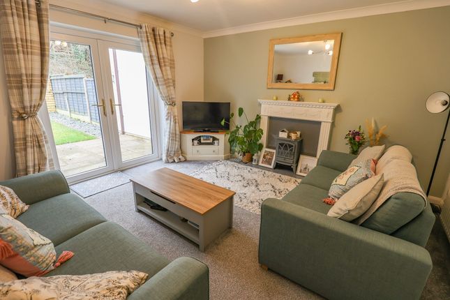 2 Canal Gardens, Carnforth photo 3