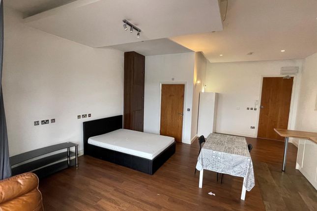 Flat 48, 1, Vantage House, Weir Road, Wimbledon photo 2