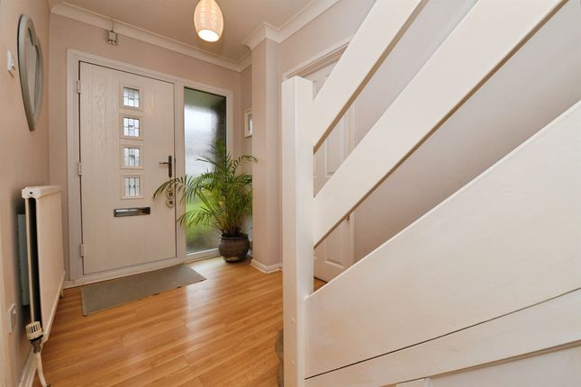 6, Danbury Vale, Chelmsford photo 2