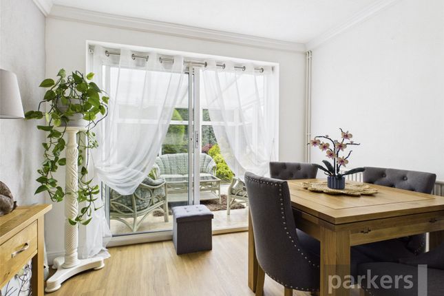7, Evenlode Drive, Witney photo 3