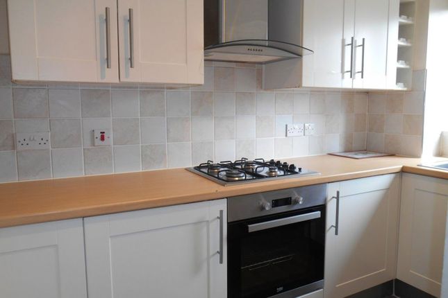 3, Courtlands Close, Watford photo 2