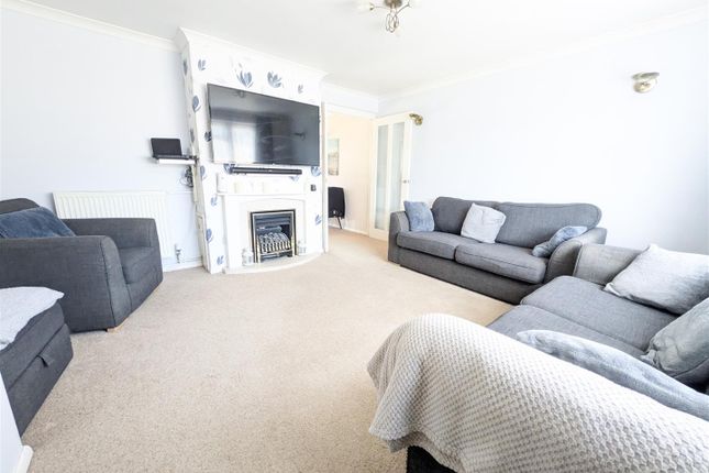 32, Streatfield Road, Uckfield photo 2