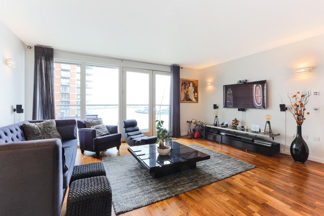 Flat to rent in New Providence Wharf, Fairmont Avenue, London