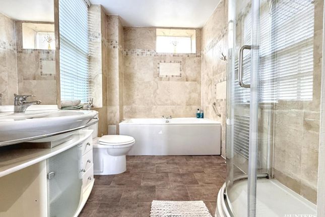Apartment 10b, Station Road, Batley photo 4