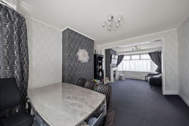 157 Brocks Drive, Sutton photo 4