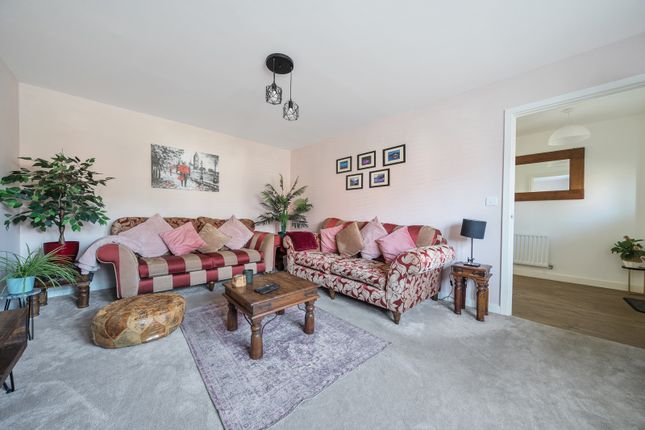 74, Longhurst Avenue, Cranleigh photo 4
