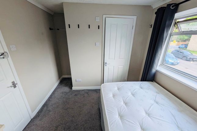 Room A, Crawley photo 2