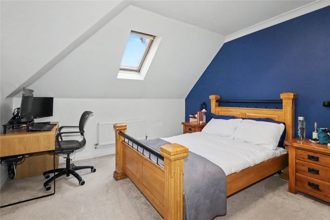 47, Century Court, Surrey photo 4