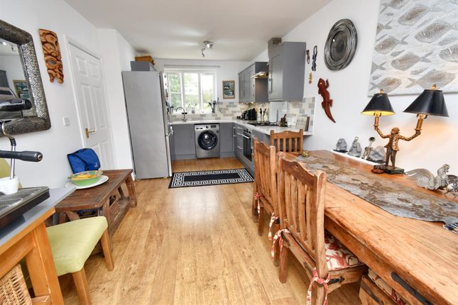 38, Rose Close, Corby photo 3
