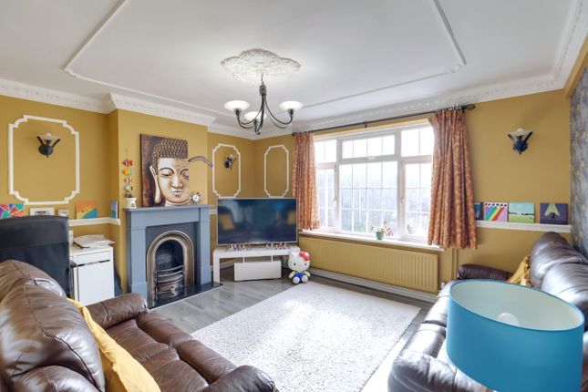 105, Humber Avenue, South Ockendon photo 4