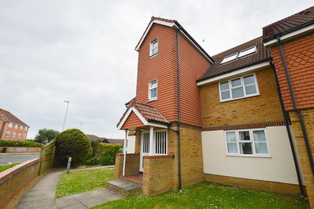 Thumbnail Flat to rent in Falmouth Close, Eastbourne