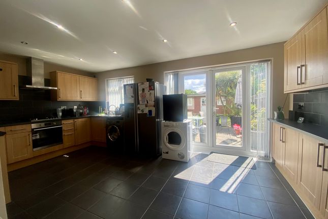 End terrace house for sale in Central Avenue, Hayes