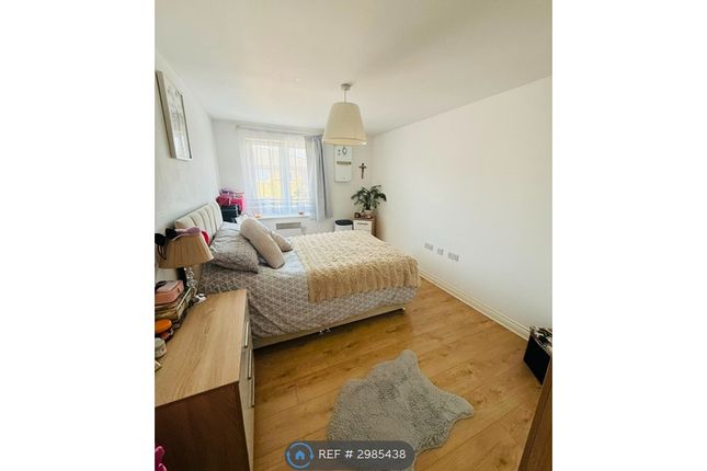 Blackburn Way, Hounslow photo 5