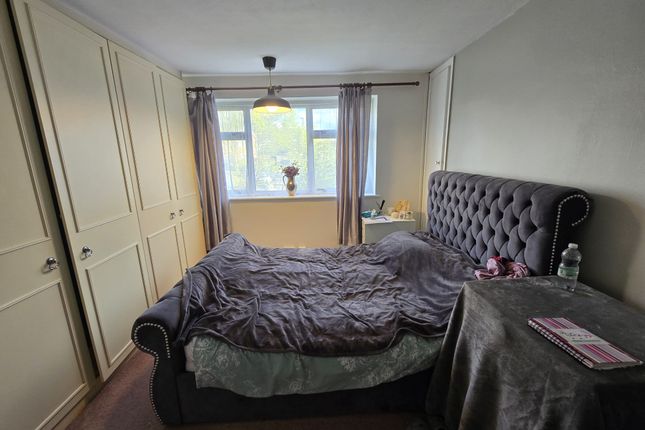 Bramley Close, Southgate photo 5