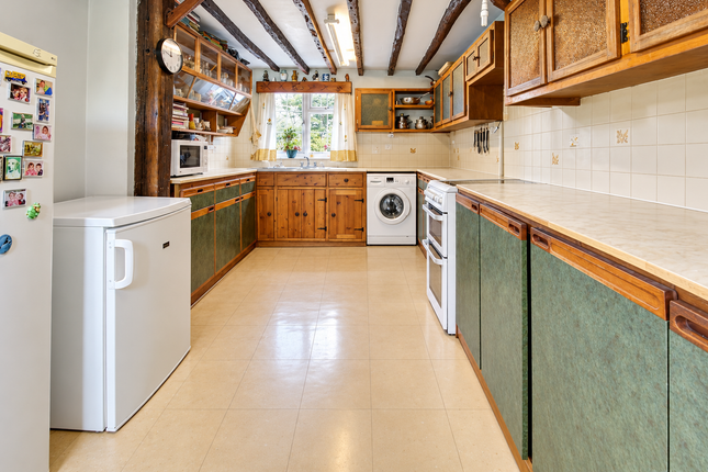 1 Oak Tree Cottages, Willow Lane, Tonbridge photo 2