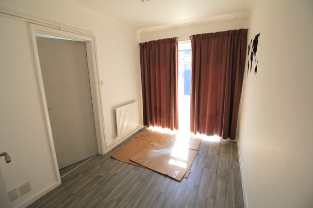 2, The Shrublands, Norwich photo 4
