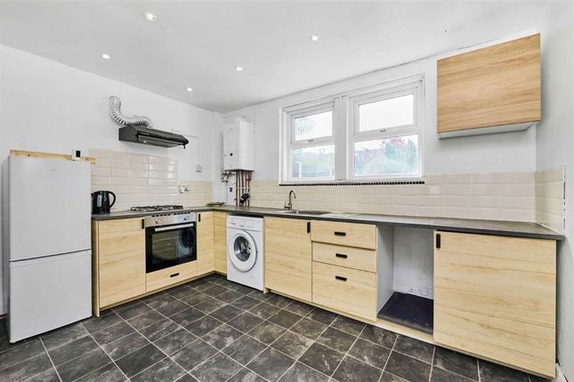 84, Dursley Road, London photo 3