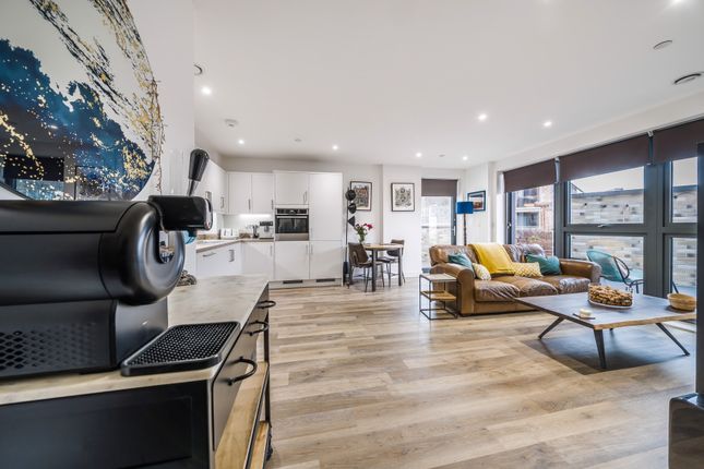 Flat for sale in Osiers Road, London