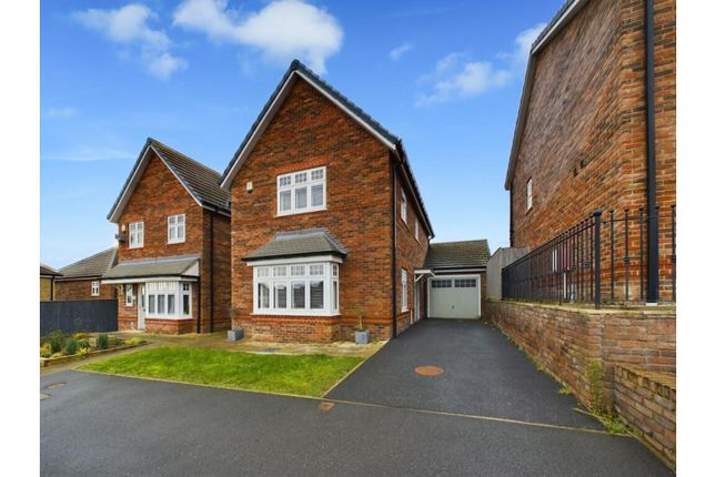 Thumbnail Detached house for sale in Southview Drive, Wakefield