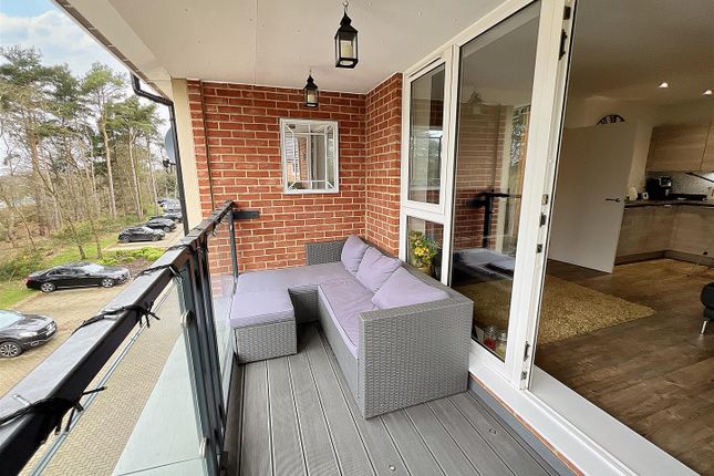 Flat for sale in Kingfisher House, Hurst Avenue, Blackwater, Camberley