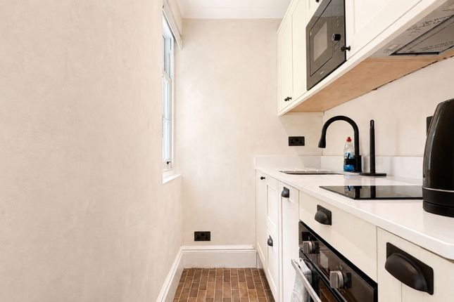 Flat 11, 92, Caledonian Road, London photo 2