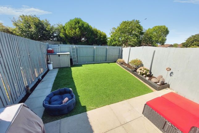 34, Hedgemoor, Bridgend photo 2