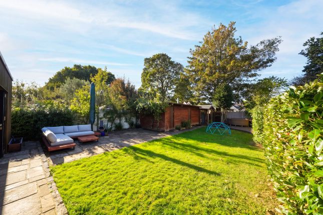 Pear Tree Lodge, Westbeams Road, Lymington photo 4