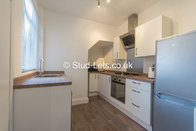 Flat to rent in Simonside Terrace, Heaton