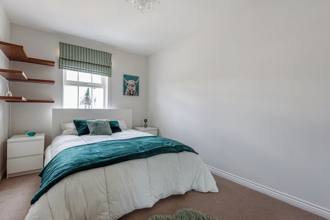 Town house to rent in Whitehill Place, Virginia Water