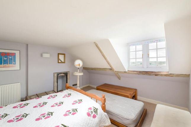 Town house for sale in Queens Parade, Bristol