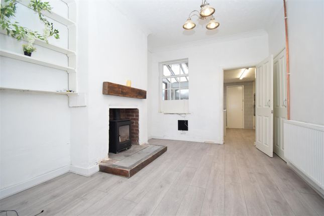 88, Wakefield Road, Pontefract photo 3