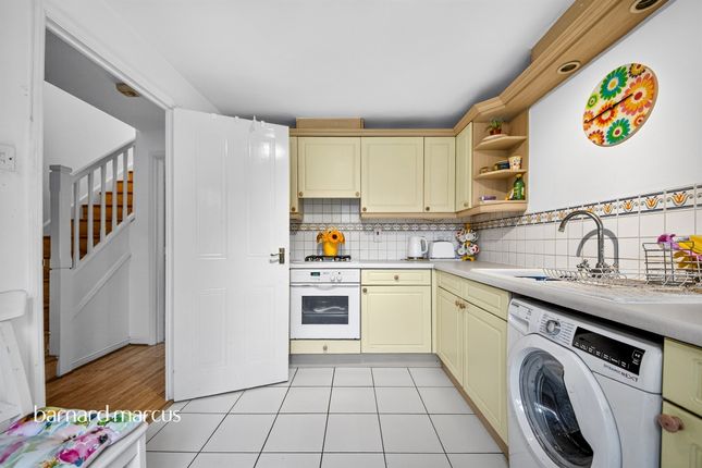 70, Ribblesdale Avenue, London photo 3