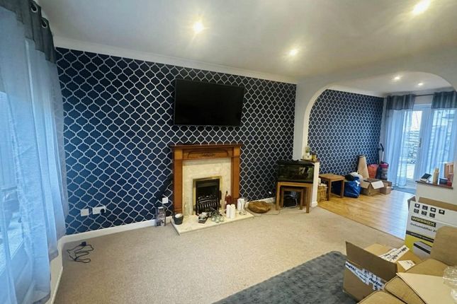 109, DERWENT ROAD, THATCHAM photo 2