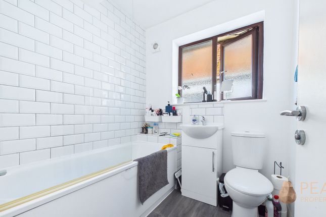 First Floor Front, 166 Brighton Road, Lancing photo 3